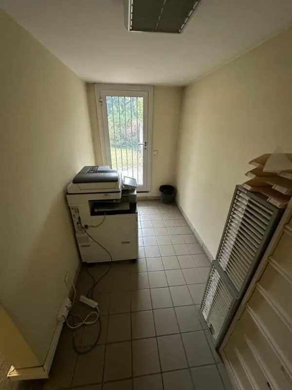 Bureau dans Saint-Maur-des-Fossés à louer Photo de l’immeuble– Image 1 sur 2