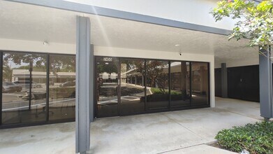 7443-7495 N University Dr, Tamarac, FL à louer Photo intérieure– Image 2 sur 4