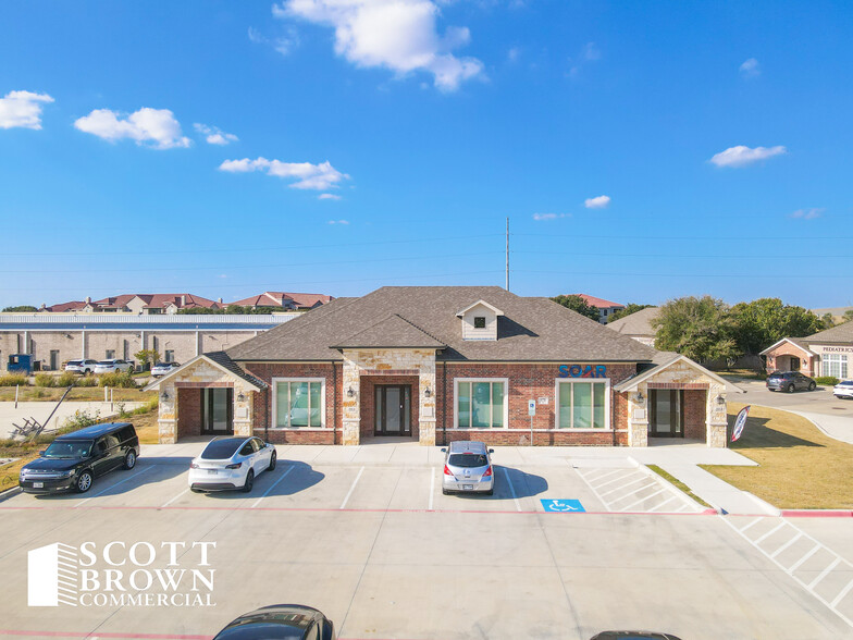 870 Hebron Pky, Lewisville, TX à louer - Photo de l’immeuble – Image 2 sur 22