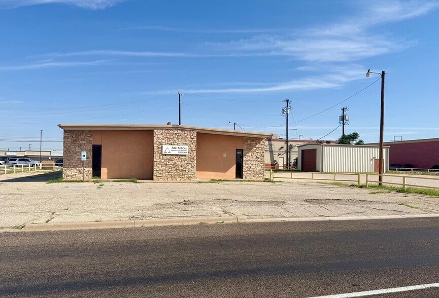 1011 E 7th St, Odessa, TX à louer - Photo de l’immeuble – Image 1 sur 11