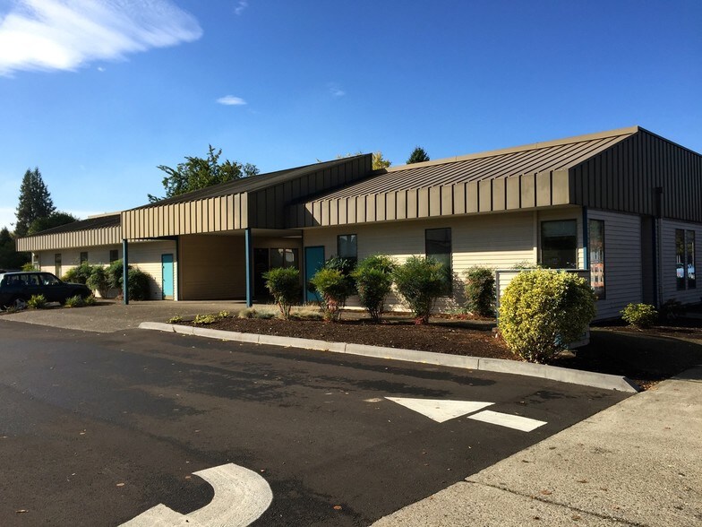 620 SE Oak St, Hillsboro, OR à louer - Photo principale – Image 2 sur 9