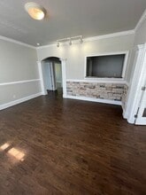 327 Dahlonega St, Cumming, GA à louer Photo intérieure– Image 2 sur 8