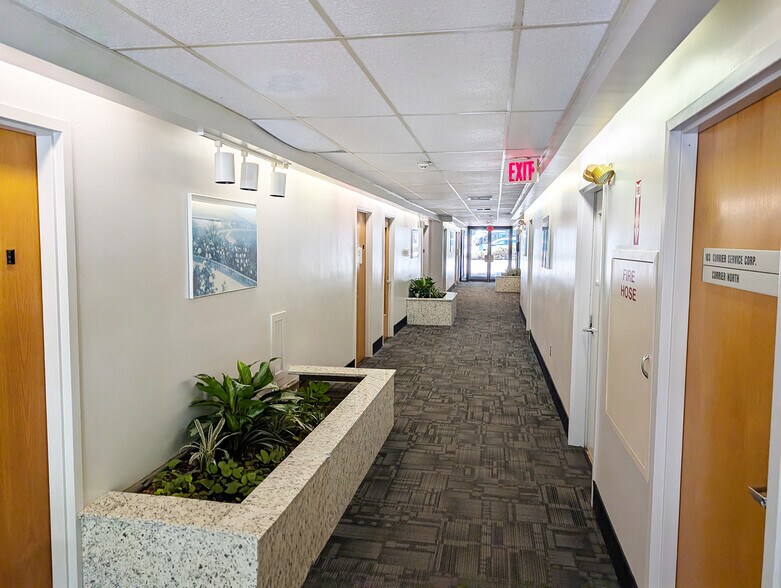 71 Spit Brook Rd, Nashua, NH à vendre - Photo de l’immeuble – Image 3 sur 4