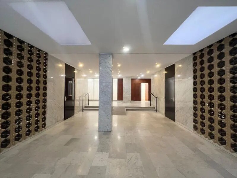 57 Rue De La Convention, Paris à vendre Hall d’entrée– Image 1 sur 8