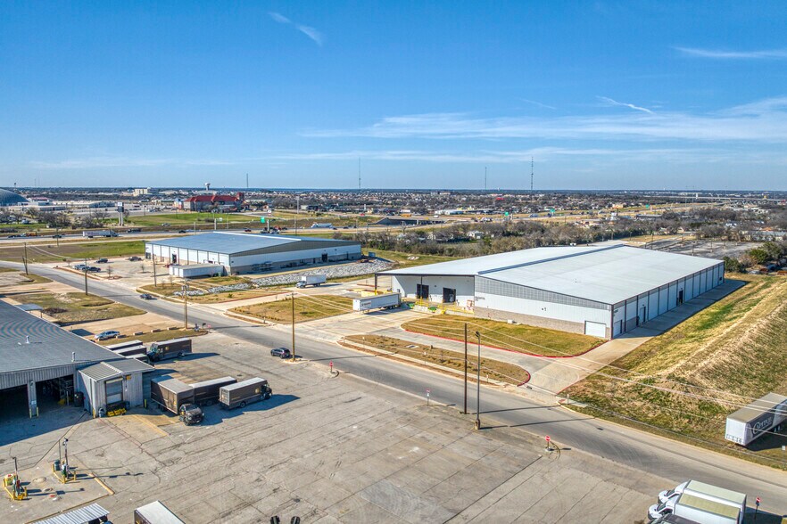 212 E Grove Rd, Belton, TX à vendre - Photo principale – Image 1 sur 4