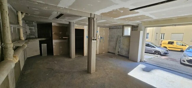 Plus de détails pour Local d'activités à louer