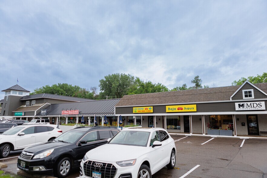 812-864 E Lake St, Wayzata, MN à louer - Photo de l’immeuble – Image 3 sur 17