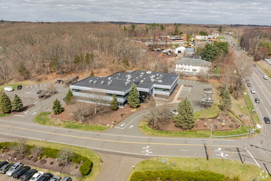 100 Technology Dr, Trumbull, CT à louer - Photo de l’immeuble – Image 2 sur 49