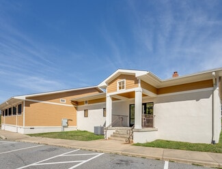 Plus de détails pour 138 N Main St, Canton, NC - Santé à vendre