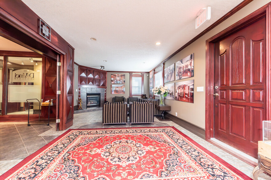 1912 26A St SW, Calgary, AB à vendre - Hall d’entrée – Image 3 sur 18