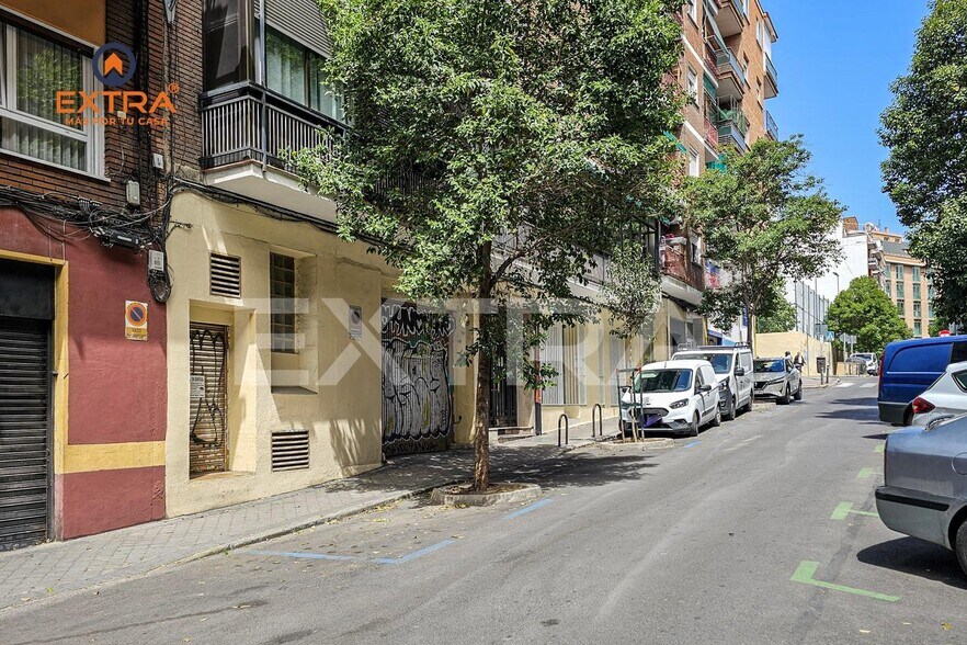 Immeuble residentiel dans Madrid, Madrid à vendre - Photo de l’immeuble – Image 2 sur 4