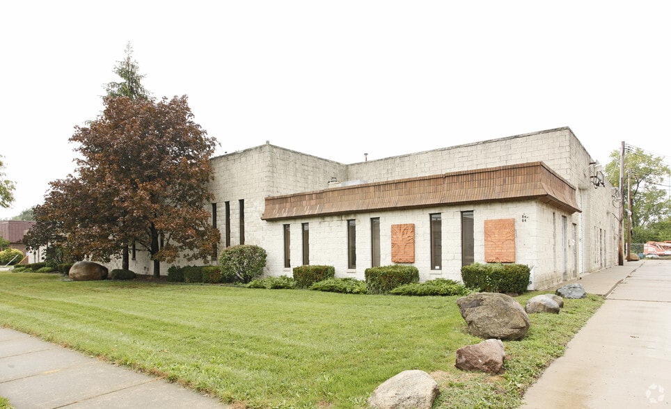 5840-5852 Hubbard Ave, Garden City, MI à vendre - Photo principale – Image 1 sur 2