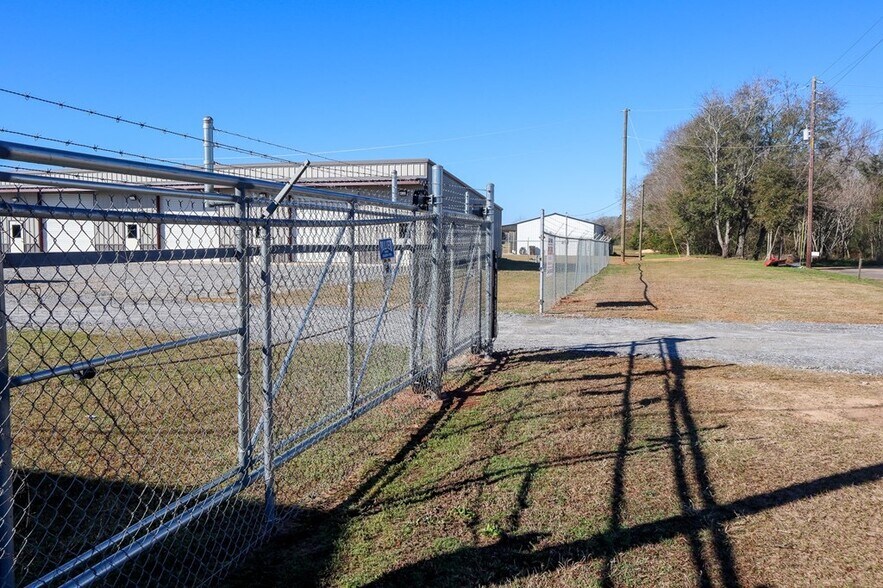 203 N Industrial Dr, Headland, AL à louer - Photo de l’immeuble – Image 3 sur 4
