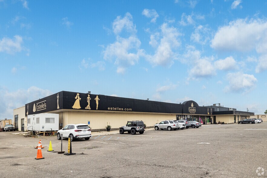 1600 Broadhollow Rd, Farmingdale, NY à vendre - Photo de l’immeuble – Image 2 sur 4