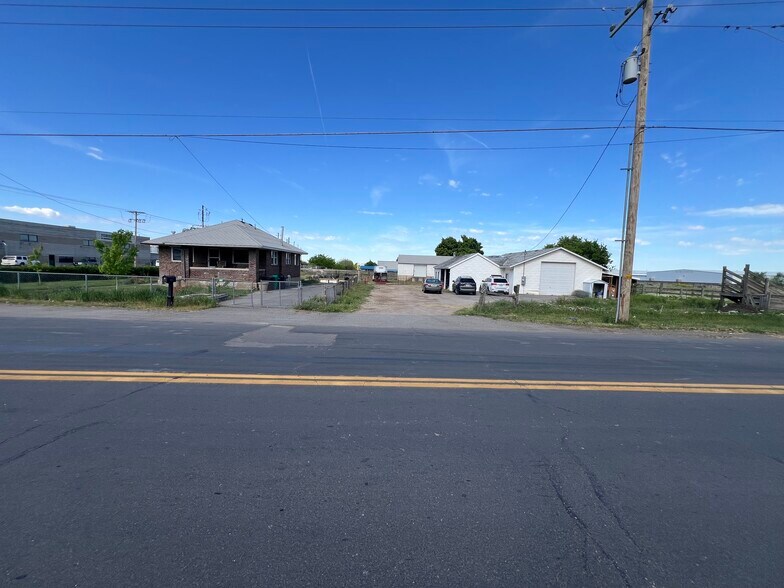 2560 S 1100 W, Woods Cross, UT à vendre - Photo principale – Image 2 sur 18