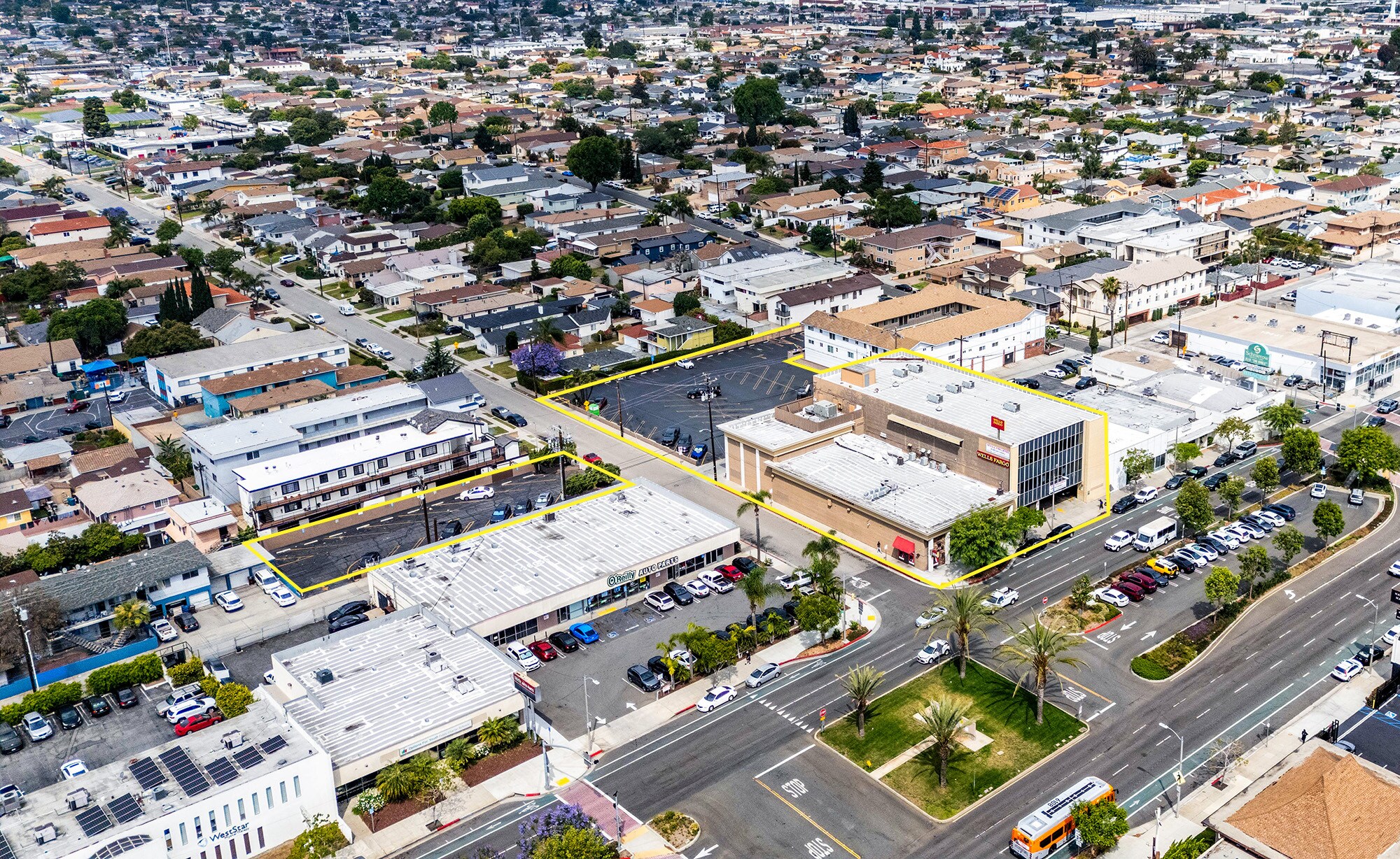 13543-13545 Hawthorne Blvd, Hawthorne, CA à vendre Photo principale– Image 1 sur 19