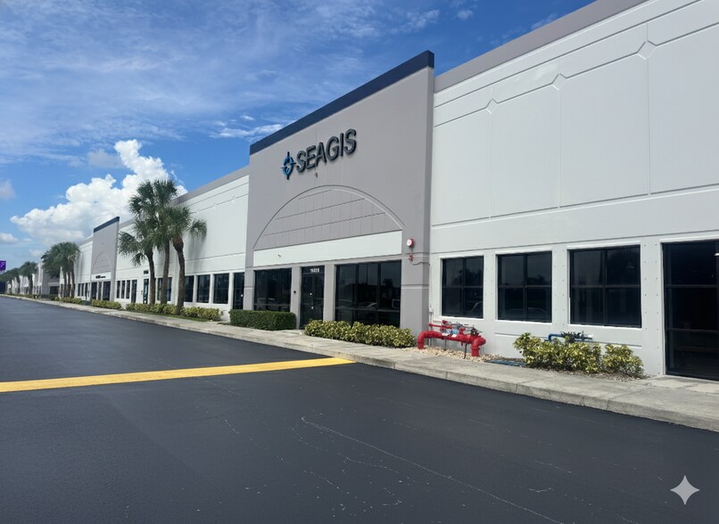 11220-11331 S Interchange Cir, Miramar, FL à louer - Photo de l’immeuble – Image 1 sur 1