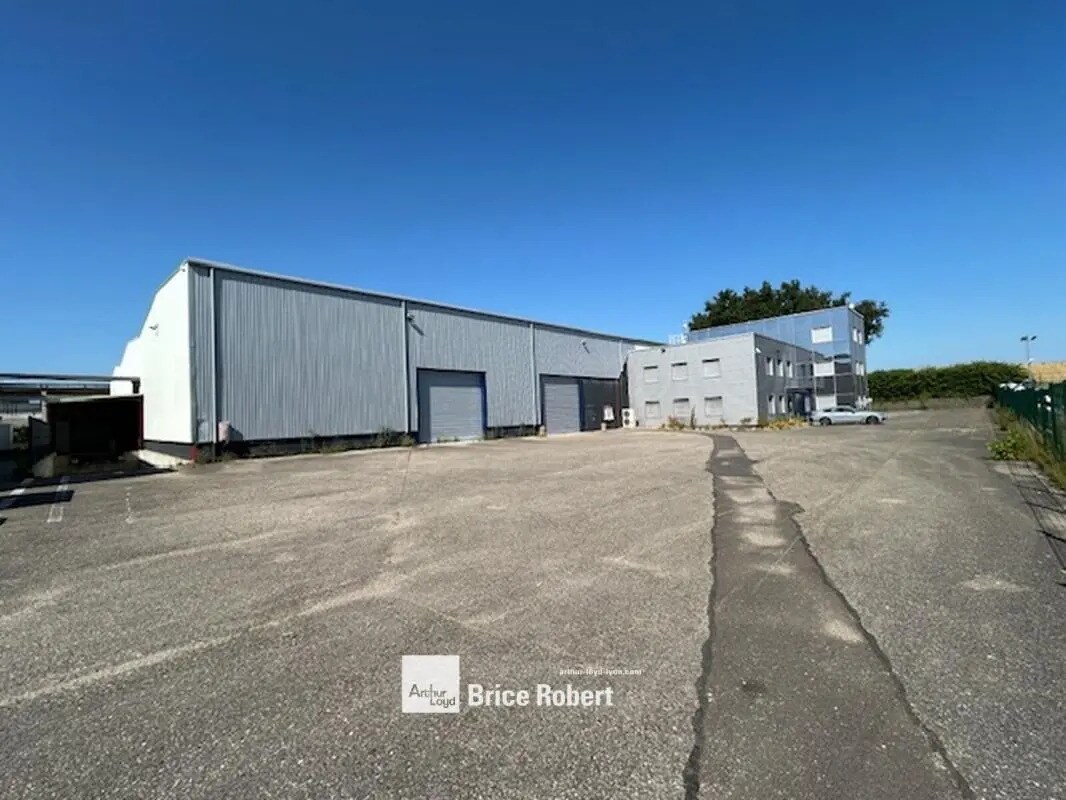 420 Rue De La Dombes, Miribel à louer Photo de l’immeuble– Image 1 sur 8