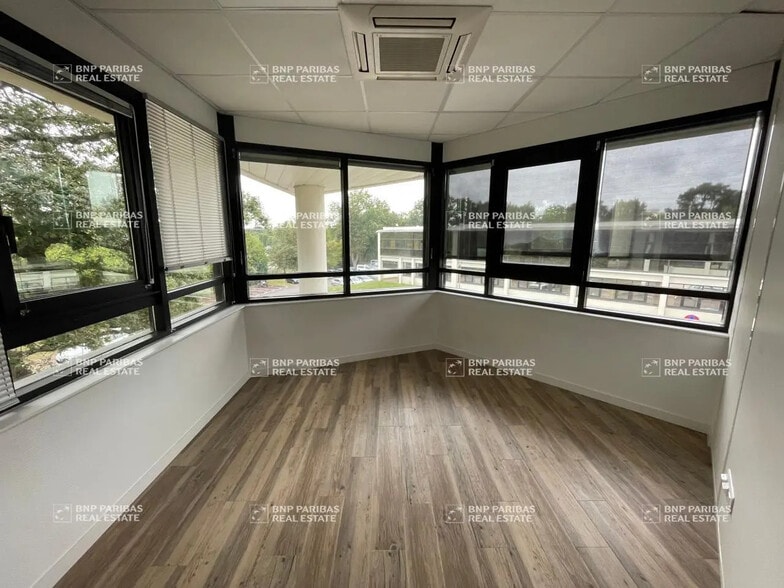 8 Boulevard Albert Einstein, Nantes à louer - Photo de l’immeuble – Image 2 sur 13