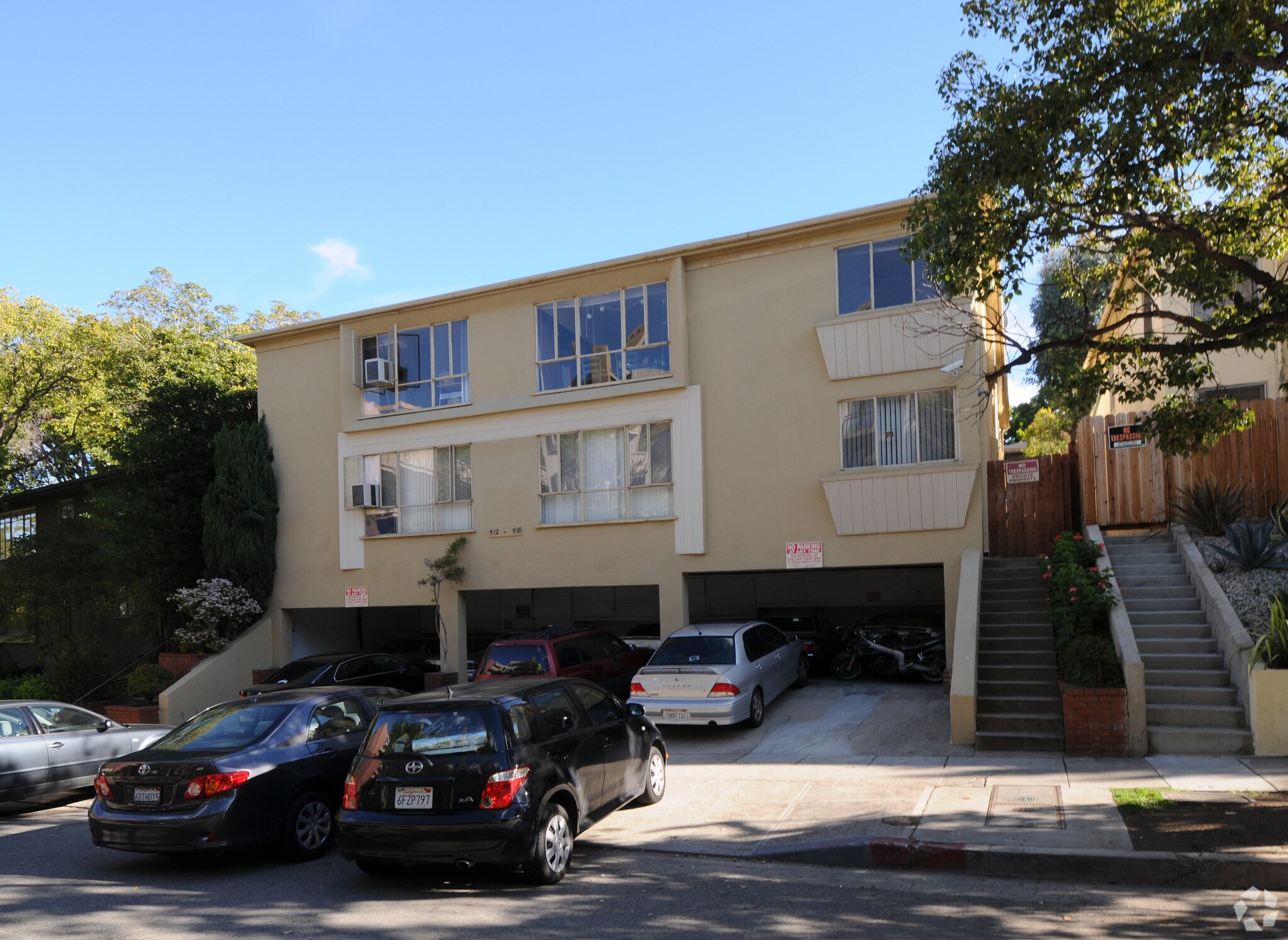512 Midvale Ave, Los Angeles, CA à vendre Photo principale– Image 1 sur 4