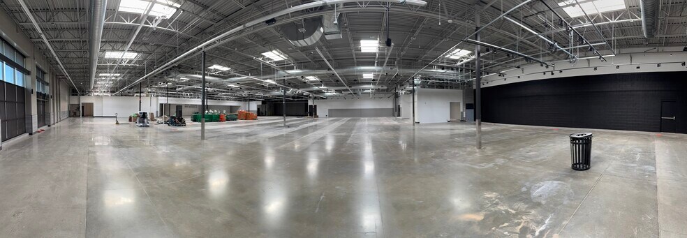 15225 Whittier Blvd, Whittier, CA à louer - Photo de l’immeuble – Image 2 sur 11