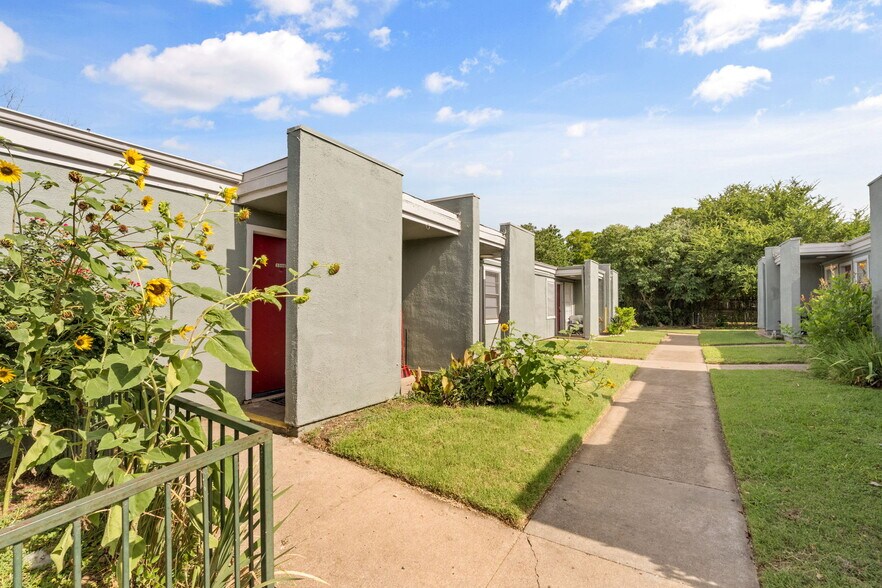 5901 S Calloway Dr, Fort Worth, TX à vendre - Photo de l’immeuble – Image 3 sur 13