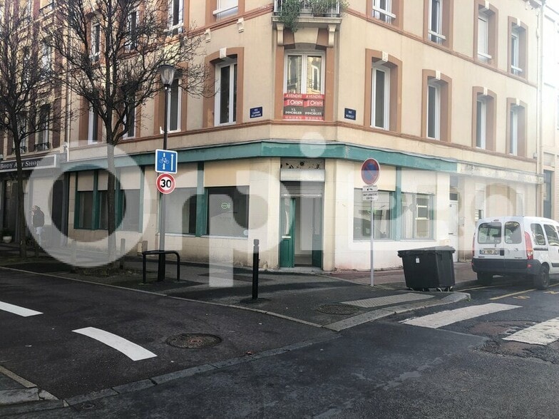Local commercial dans Le Havre à louer - Photo de l’immeuble – Image 1 sur 4