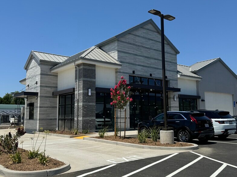 4343 N Wilson Way, Stockton, CA à louer - Photo de l’immeuble – Image 3 sur 4