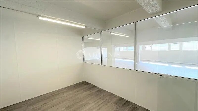 Bureau dans Montreuil à louer - Photo de l’immeuble – Image 3 sur 6