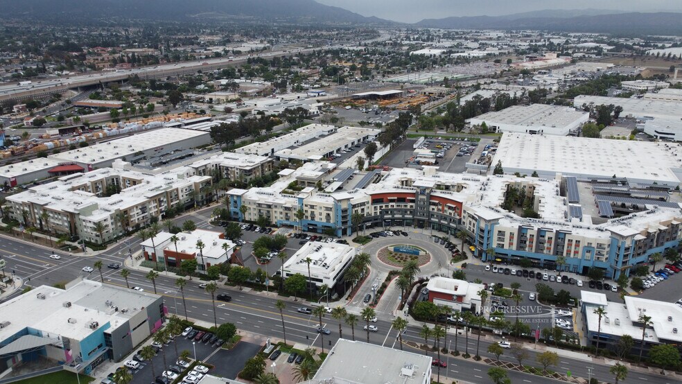 434 N Main St, Corona, CA à louer - Photo de l’immeuble – Image 2 sur 7