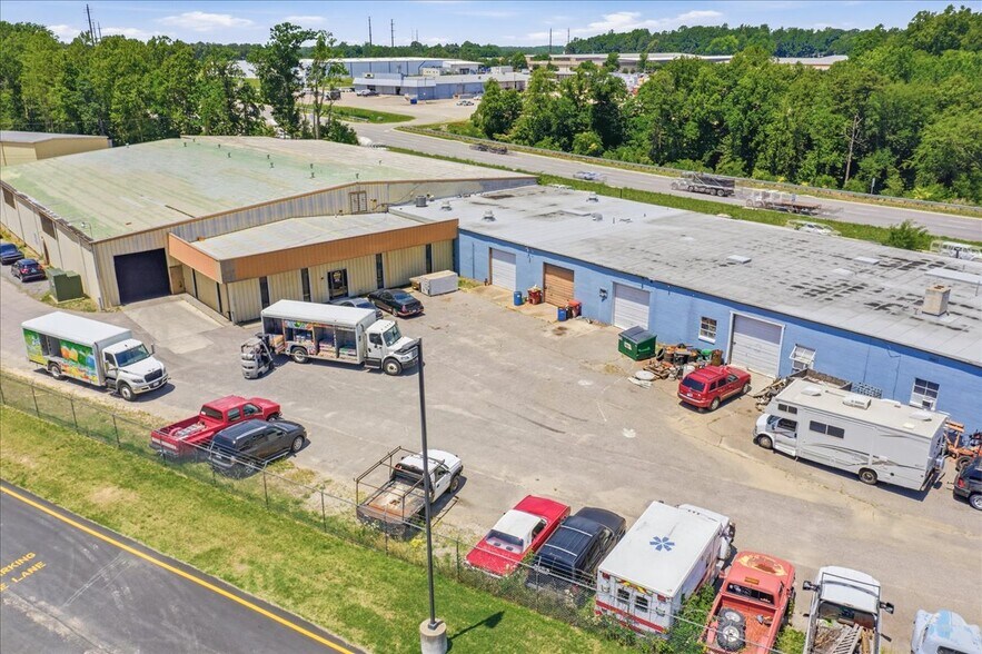 1601 W Hundred Rd, Chester, VA à vendre - Photo de l’immeuble – Image 1 sur 24