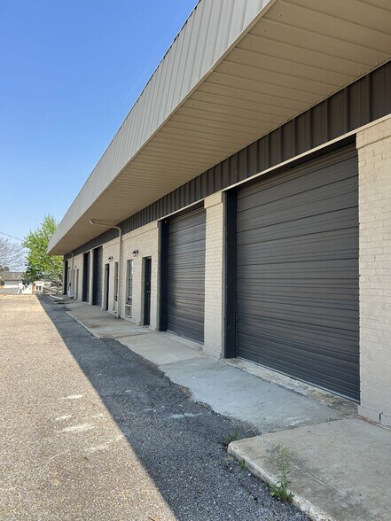 5323-5325 Wares Ferry Rd, Montgomery, AL à louer - Photo de l’immeuble – Image 3 sur 8