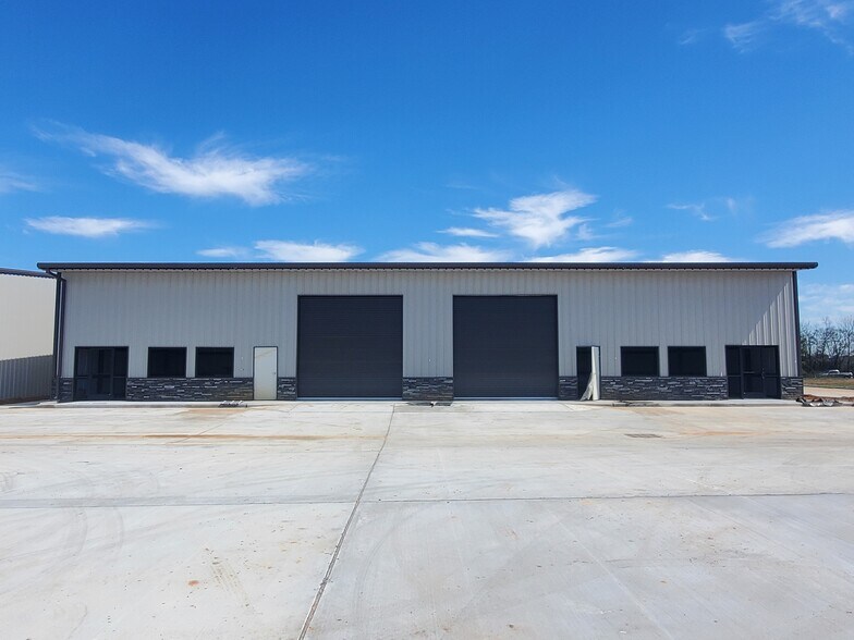 120 Corporate Dr, Willis, TX à louer - Photo principale – Image 2 sur 26