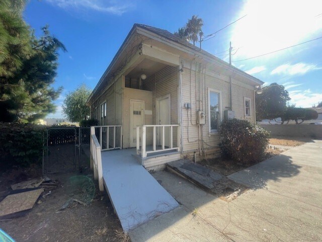 1101 W Burbank Blvd, Burbank, CA à louer - Photo de l’immeuble – Image 2 sur 24