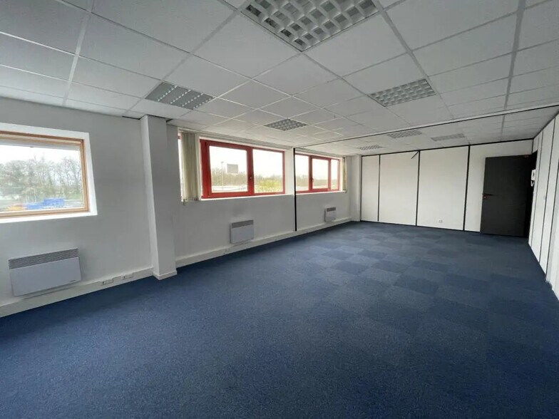 Bureau dans Évreux à louer - Photo de l’immeuble – Image 3 sur 7