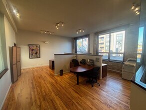1811-1819 W North Ave, Chicago, IL à louer Photo de l’immeuble– Image 2 sur 8