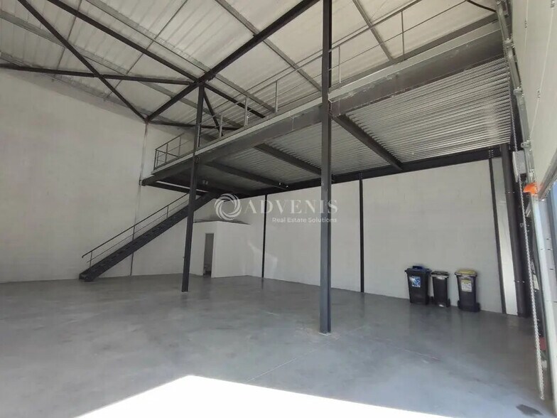 Local d'activités dans Lunel à vendre - Photo intérieure – Image 1 sur 7