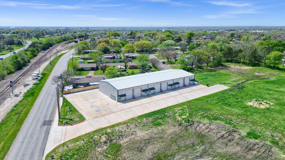 2410 N Frisco Rd, Sherman, TX à louer - Photo de l’immeuble – Image 2 sur 30