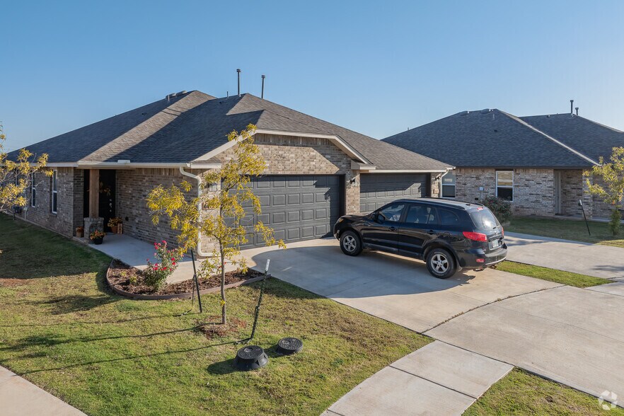 646 Marlin Ct, Chickasha, OK à vendre - Photo de l’immeuble – Image 3 sur 11