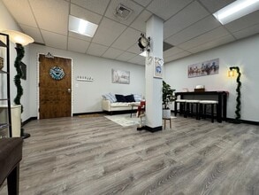 5 Hillandale Ave, Stamford, CT à louer Photo intérieure– Image 2 sur 8