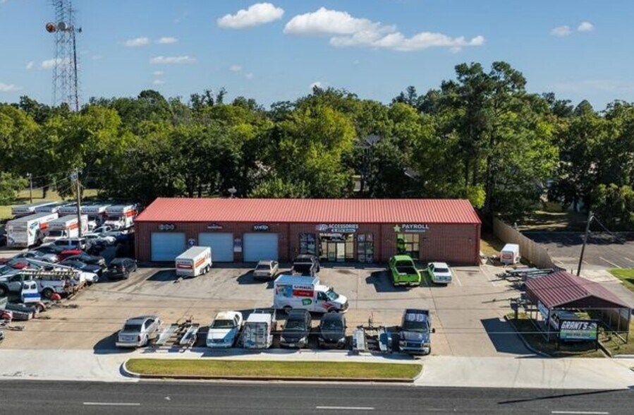 414 E Tyler St, Athens, TX à vendre - Photo principale – Image 1 sur 10