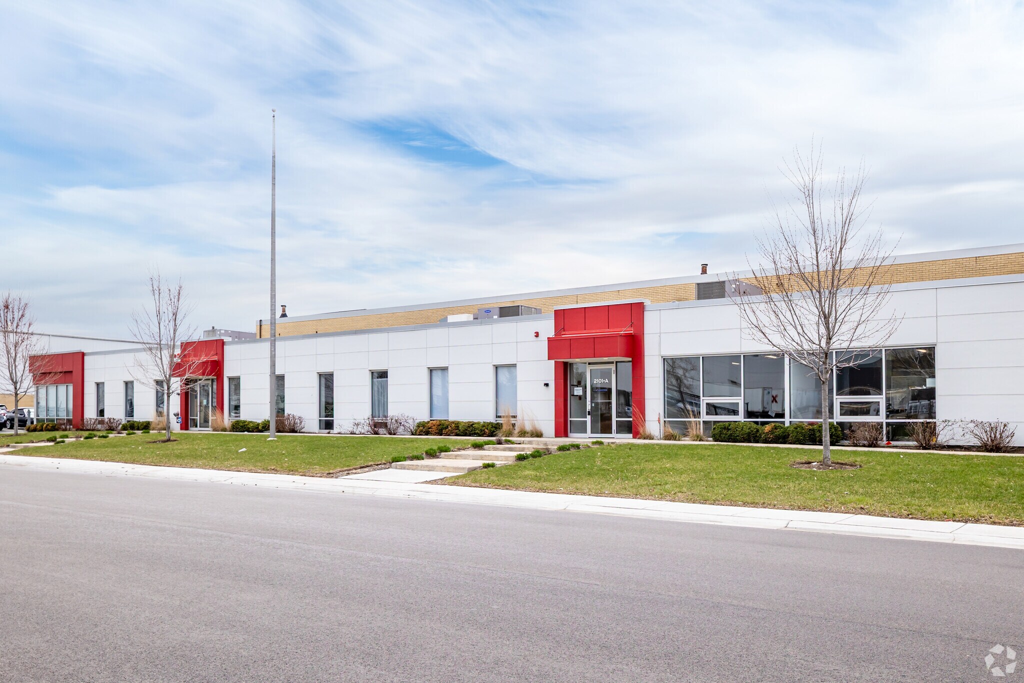 2101 Arthur Ave, Elk Grove Village, IL à louer Photo principale– Image 1 sur 10