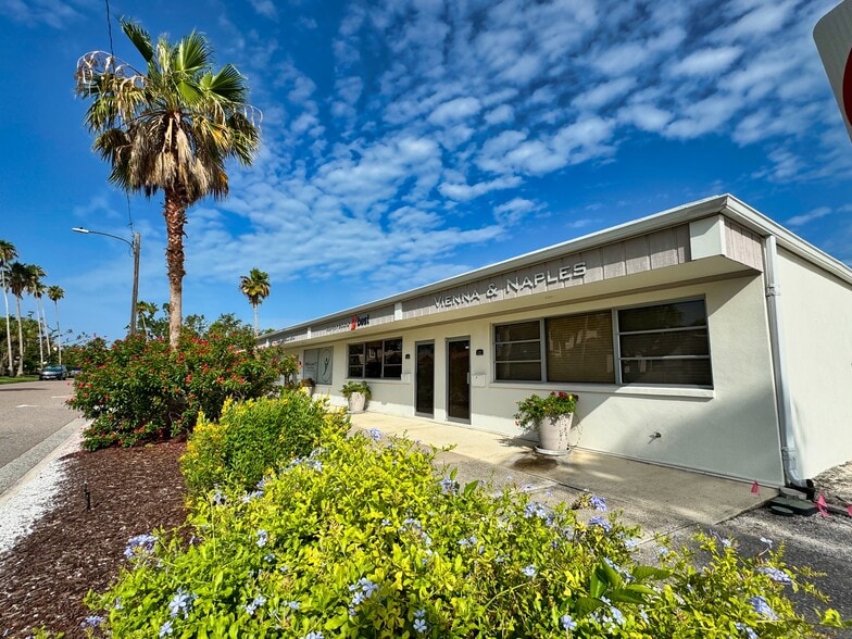 222-230 Ponce de Leon Ave, Venice, FL à vendre - Photo de l’immeuble – Image 3 sur 22