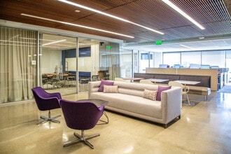 221 Main St, San Francisco, CA à louer Photo intérieure– Image 2 sur 4