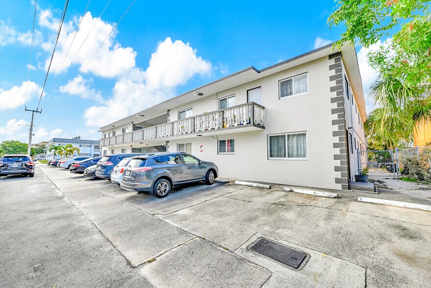 1400 N 17th Ave, Hollywood, FL à vendre - Photo de l’immeuble – Image 3 sur 18