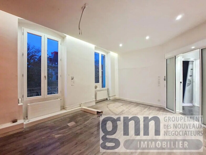 Bureau dans Lyon à vendre - Photo de l’immeuble – Image 3 sur 3