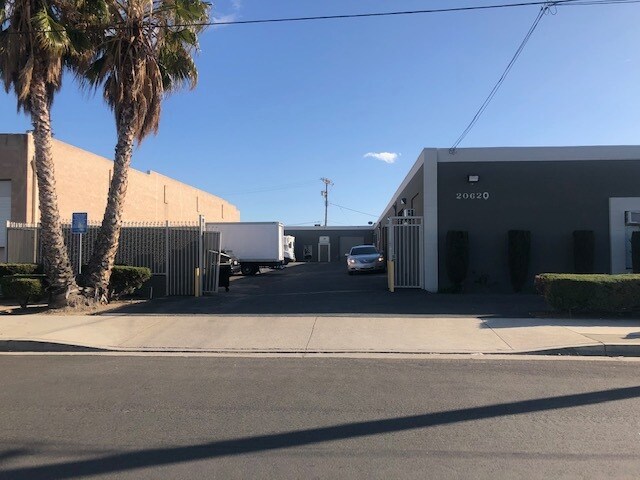 20620-20622 Superior St, Chatsworth, CA à louer - Photo de l’immeuble – Image 3 sur 13