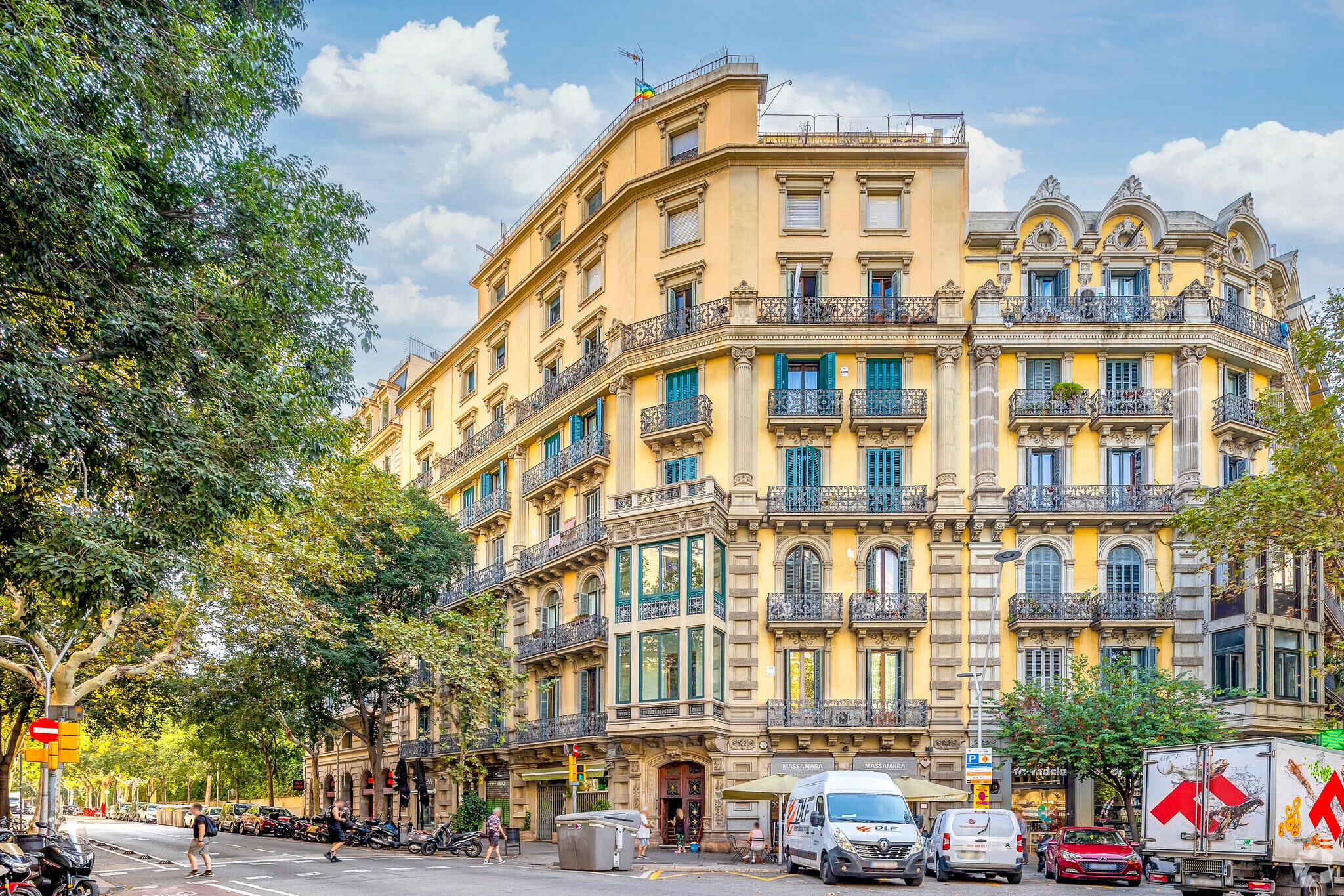 Local commercial dans Barcelone, Barcelona à louer Photo principale– Image 1 sur 3
