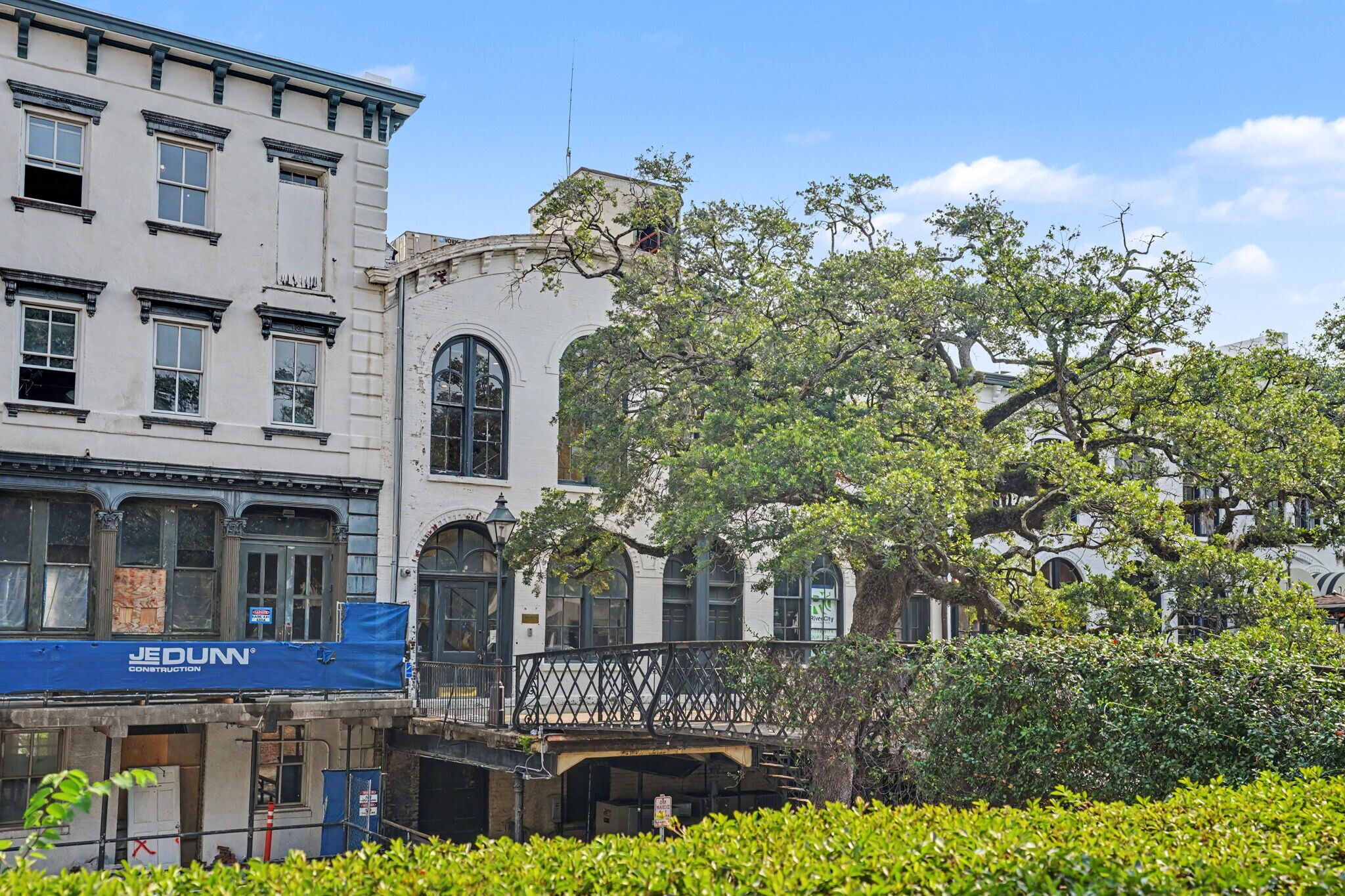 12 E Bay St, Savannah, GA à louer Photo de l’immeuble– Image 1 sur 24