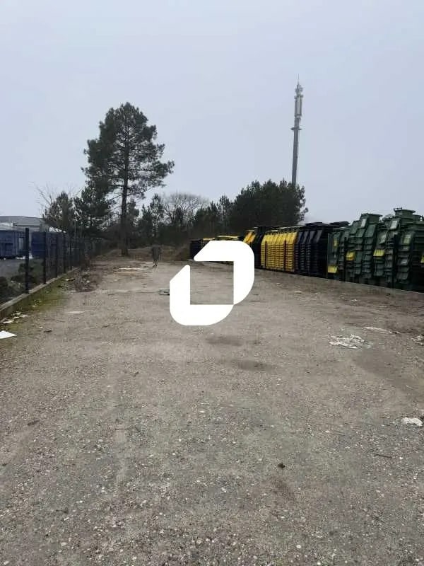 Plus de détails pour Terrain à louer